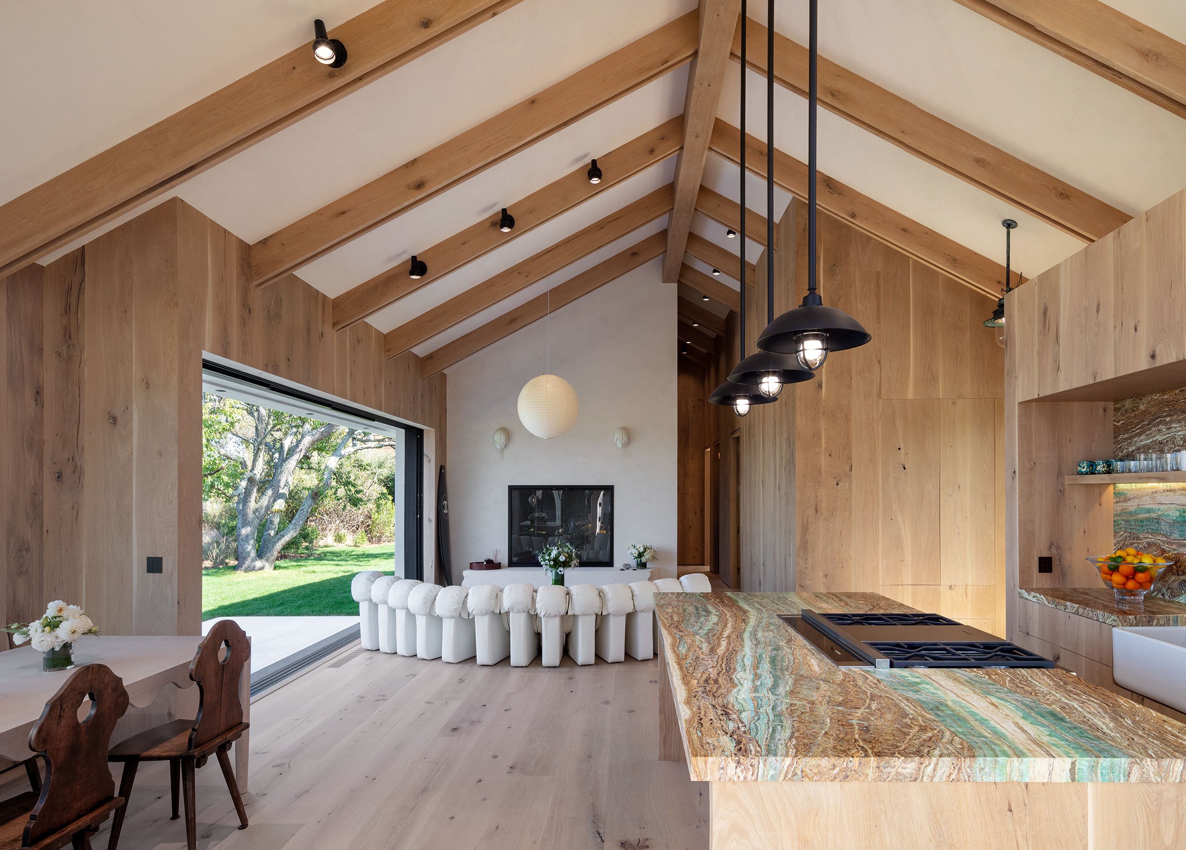 Ketra's Residential Lighting at Sasha Bikoff's Hamptons Barnhouse